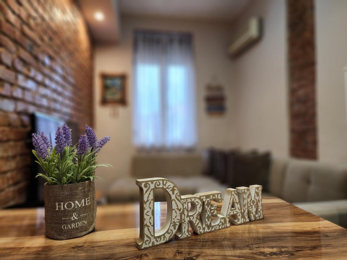 Appartamento Be My Guest Tirana Esterno foto